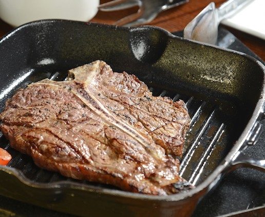 t-bone-steak-in-pan